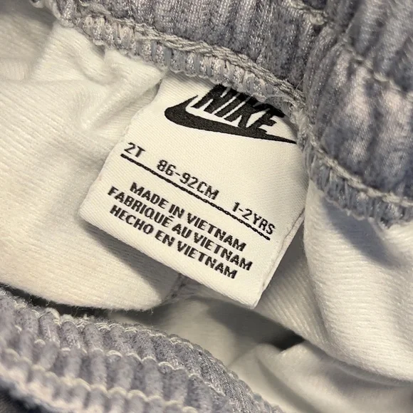 NIKE Boy Toddler 3 piece outfit 2T - Picture 9 of 10